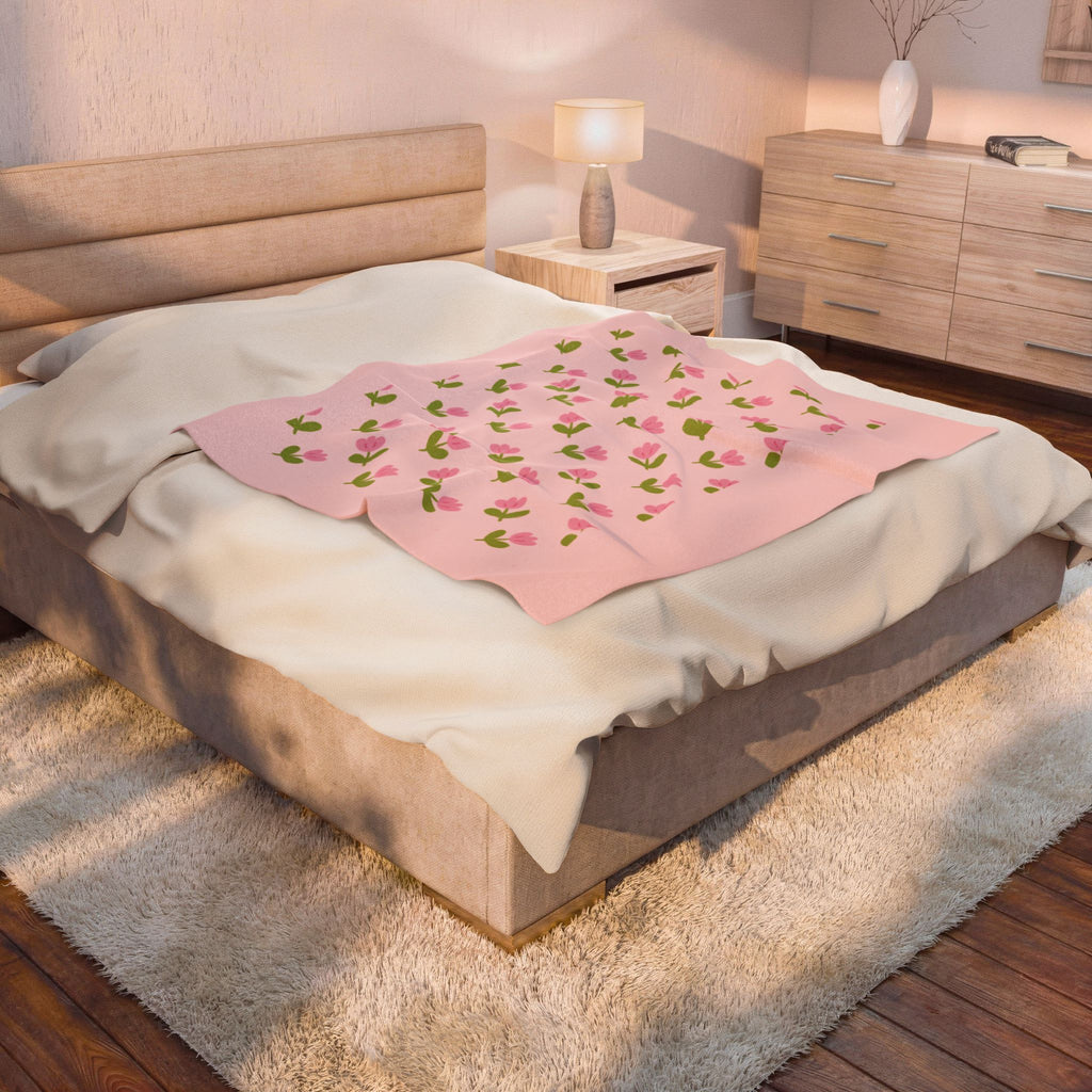 Pink Floral Velveteen Plush Blanket – Soft Rose Pattern Throw for Nursery, Gifts & Cozy Home